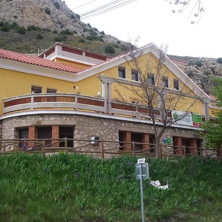 Albergue Santa Barbara Aliaga Luaran gambar